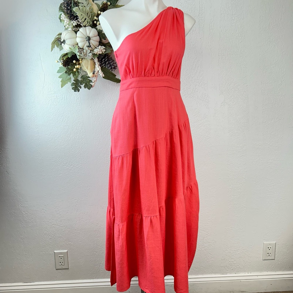 Elegant Coral One-Shoulder Dress - Picture 2 of 8